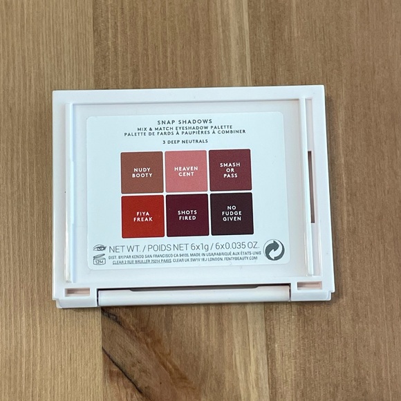 Fenty Beauty Snap Shadows Palette in 3 Deep Neutrals - Picture 5 of 8